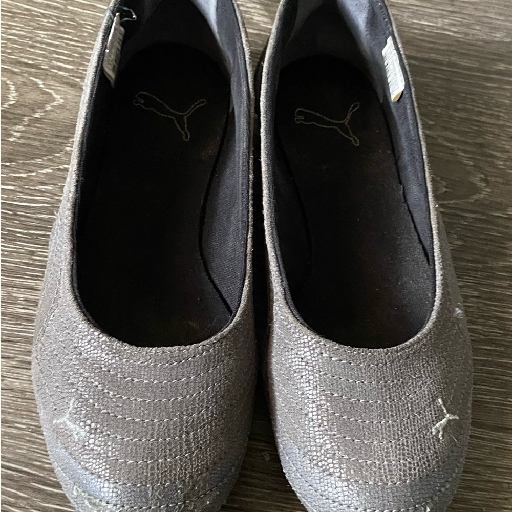 Puma Gray Ballet Flats with Textured Slip-On Design